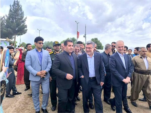 حضور دکتر ظفرقندی وزیر محترم بهداشت، درمان و آموزش پزشکی در شهرستان ثلاث باباجانی