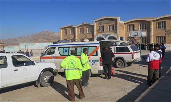 شرکت مسئولین شبکه بهداشت و درمان شهرستان ثلاث باباجانی به همراه تیم سلامت محیط و فوریتهای پزشکی در مانور زلزله