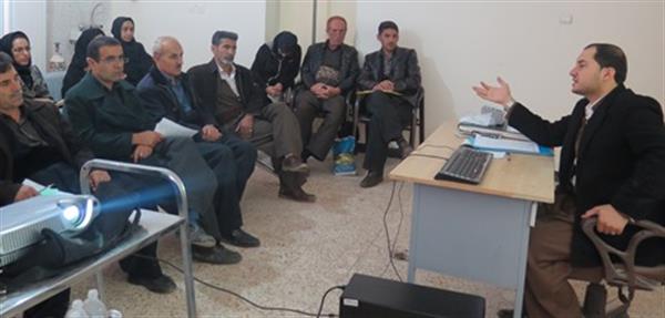 برگزاری کارگاه بازآموزی برای کلیه بهورزان شبکه بهداشت و درمان شهرستان ثلاث باباجانی