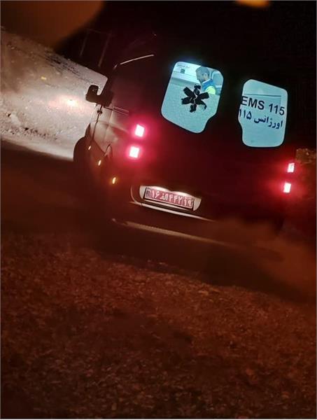 اعزام   و انتقال مادر باردار از روستای صعب العبور مله کبود به بیمارستان حضرت رسول(ص)جوانرود توسط پرسنل فوریت های پزشکی شهرستان