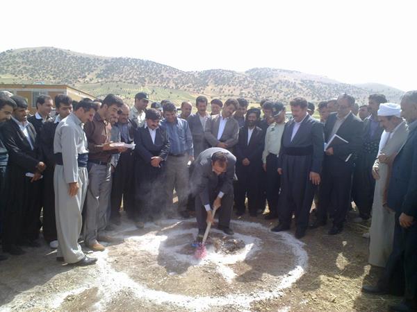 کلنگ اولین بیمارستان 32 تختخوابی  شهرستان با حضور سرپرست دانشگاه علوم پزشکی کرمانشاه به زمین زده شد: